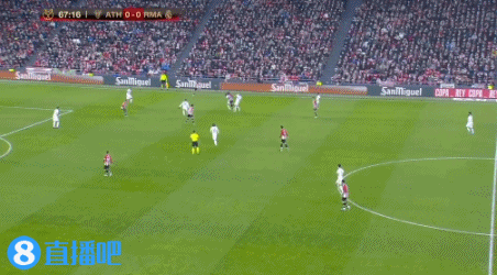 攻守兼备助博洛尼亚斩落领头羊那不勒斯，卢库米当选全场最佳（博洛尼亚力克榜首那不勒斯，卢库米攻防俱佳荣膺全场最佳）