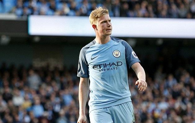 1996年，55岁的贝利还在踢足球（1996年，55岁的贝利仍驰骋绿茵场）