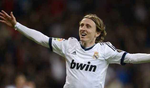 曼联、皇马均已报价莫扎基蒂斯，奥林匹亚科斯：得加钱（莫扎基蒂斯获曼联皇马竞购，奥林匹亚科斯：加价再谈）