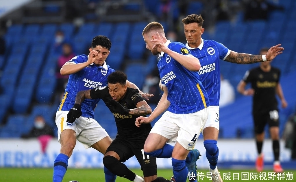 罗马诺：利物浦引进威尔-赖特交易完成，双方已签下三年合同（罗马诺：利物浦完成引进威尔-赖特，双方签约三年）