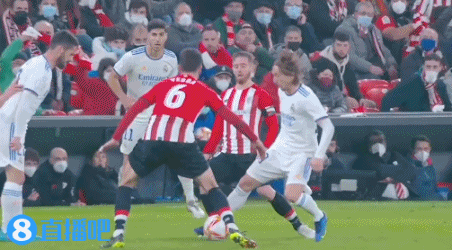 由于薪资微薄，意大利新闻工作者宣布在11月28日罢工（意大利记者因薪酬偏低将于11月28日罢工）