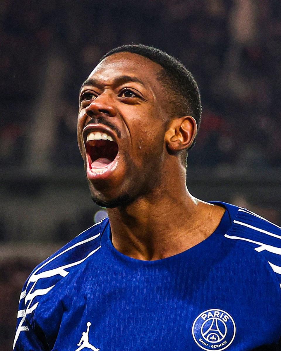 詹姆斯17投4中，纪录被终结，险成输球罪人，最后一传将功补过（詹姆斯17投仅4中，纪录止步，险成输球背锅者，终场前妙传完成救赎）