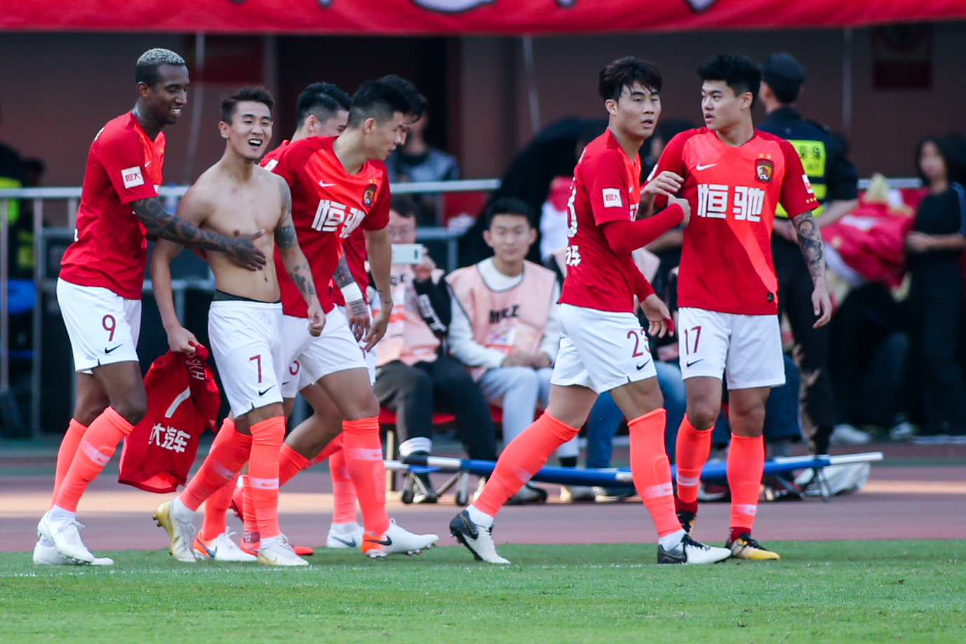 桑德兰主帅：上半场我们有些疲软；拿到30分对我们是好消息
