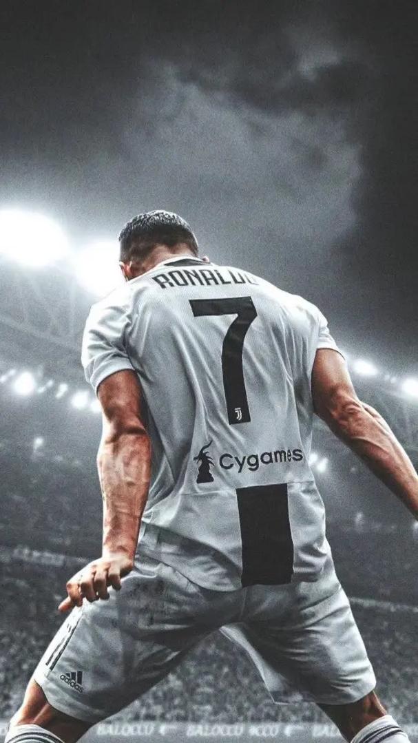 意媒：国米可以启用青训小将卡马特，以应对邓弗里斯伤缺情况（意媒：邓弗里斯伤停，国米考虑启用青训小将卡马特顶替）