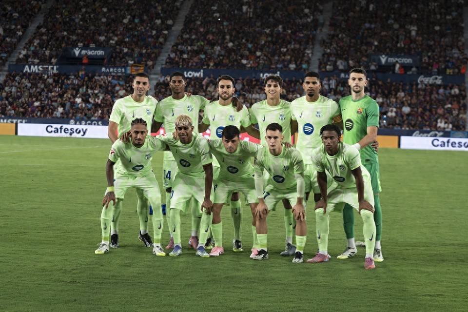 切尔西逆转大戏点燃斯坦福桥（斯坦福桥沸腾：切尔西上演惊天逆转）